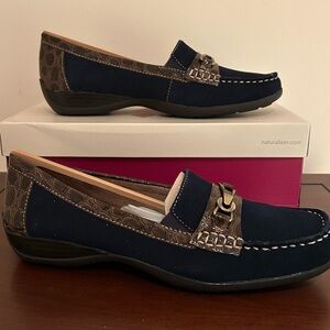 Naturalizer Women's Blue and Brown Loafers